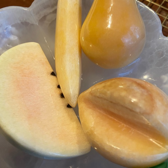 VINTAGE ALABASTER STONE FRUIT SET - Picture 3 of 4